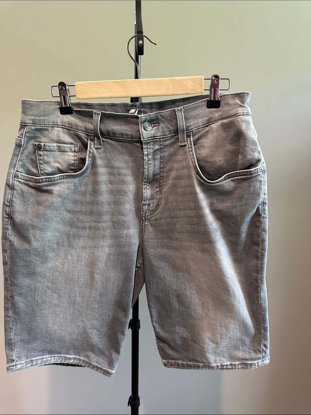 7 For All Mankind Men's Gray Denim Shorts